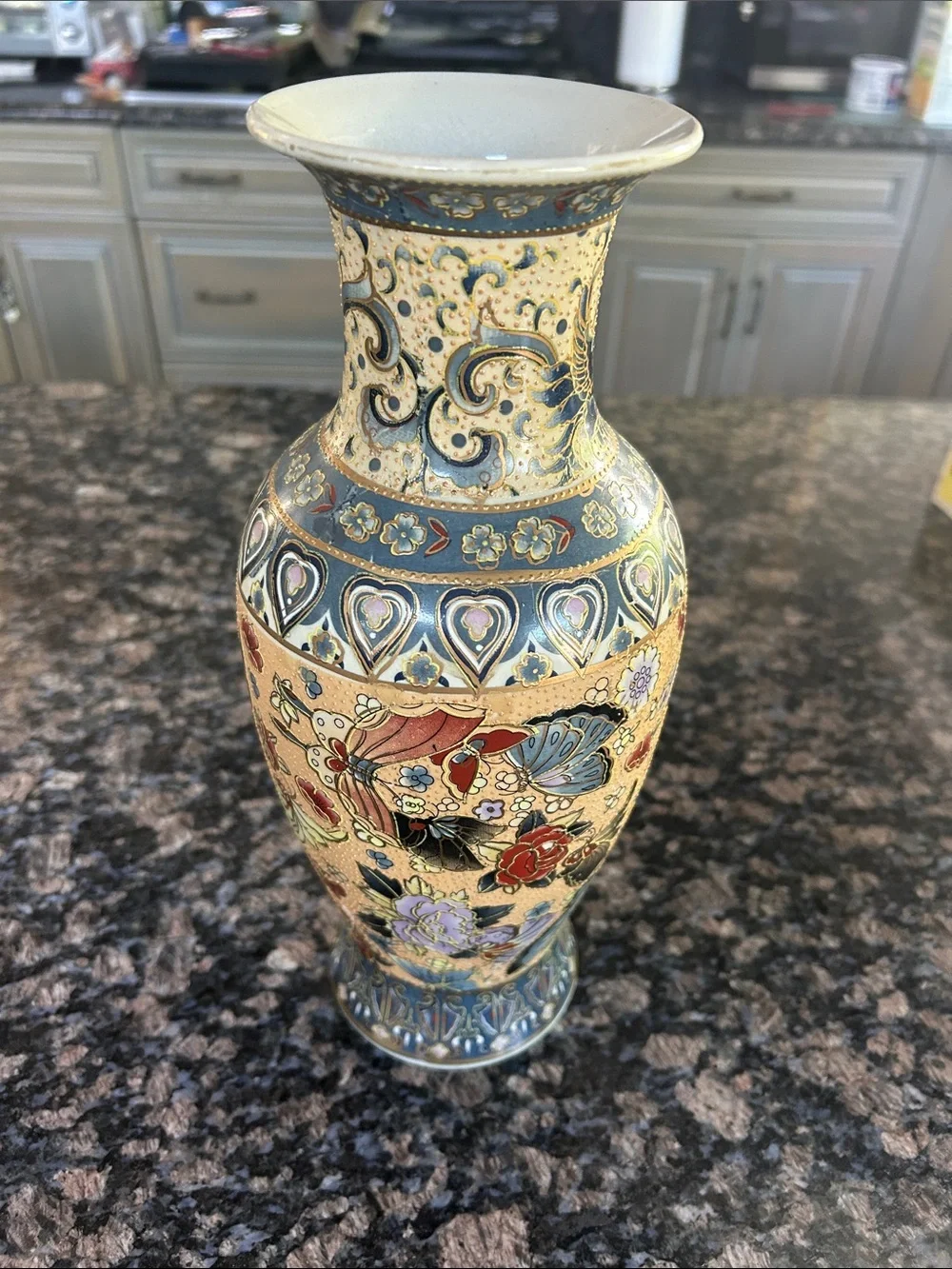 CHINE VASE SATSUMA STYLE FLORAL WITH FLOWES, BUTTERFLIES AND BIRDS 12